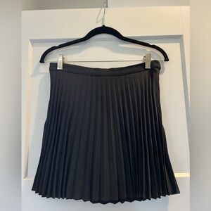 Le Lis Black A-Line Pleated Skort